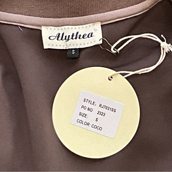 ALYTHEA VERY VERSATILE MEDIUM BROWN BOMBER STYLE SNAP FRONT JACKET. Size Small - Picture 6 of 9